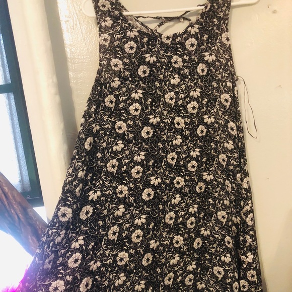 Dress - Picture 3 of 6